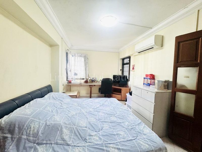 5 Room (5I) HDB for Sale in  109 Rivervale Walk - Image 4